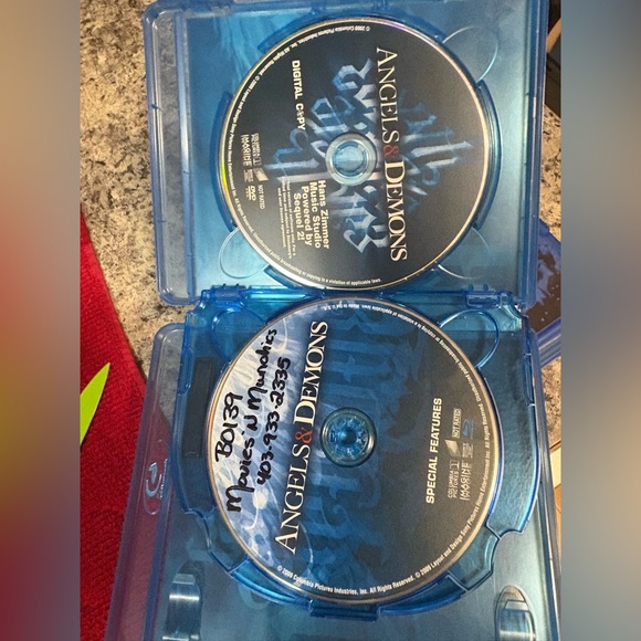 Angels & Demons Blu-ray - Picture 3 of 3